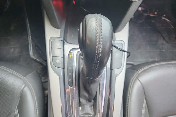 Used Chevrolet Malibu 2017 1.5T Automatic Luxury Edition Gear Lever