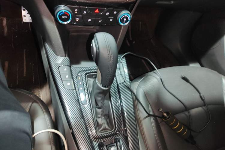 Used Chevrolet Malibu 2017 1.5T Automatic Luxury Edition Gear Lever