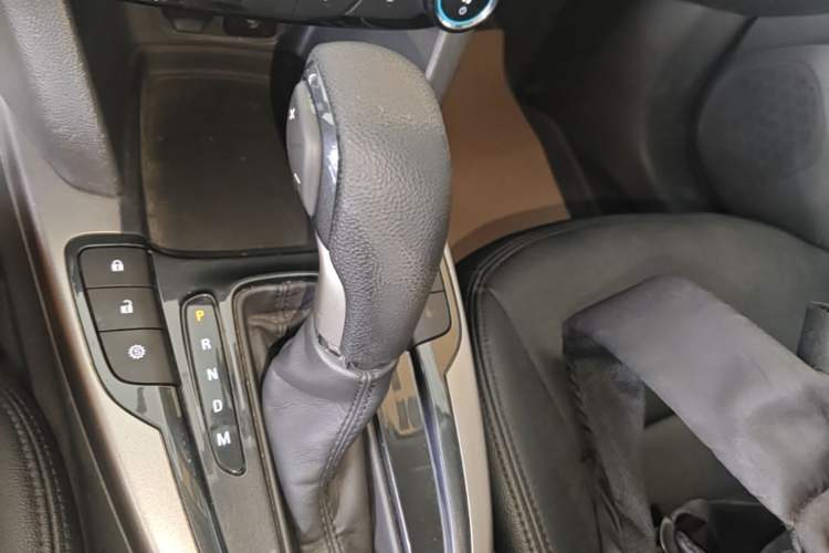 Used Chevrolet Malibu 2017 1.5T Automatic Comfort Edition Gear Lever
