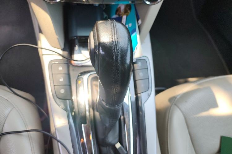 Used Chevrolet Malibu 2017 1.5T Automatic Luxury Edition Gear Lever