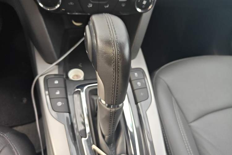 Used Chevrolet Malibu 2017 1.5T Automatic Luxury Edition Gear Lever