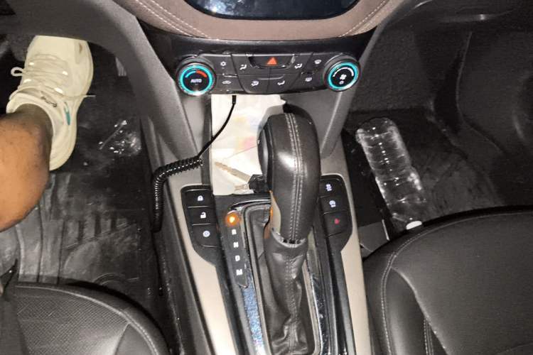 Used Chevrolet Malibu 2017 1.5T Automatic Luxury Edition Gear Lever
