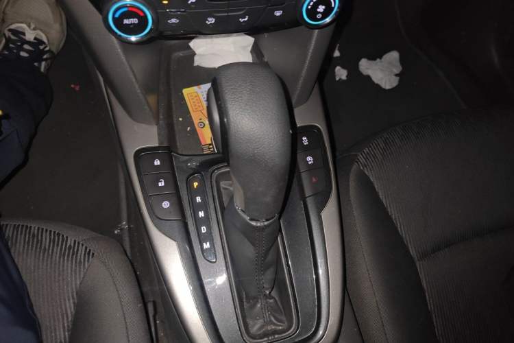 Used Chevrolet Malibu 2017 1.5T Automatic Comfort Edition Gear Lever