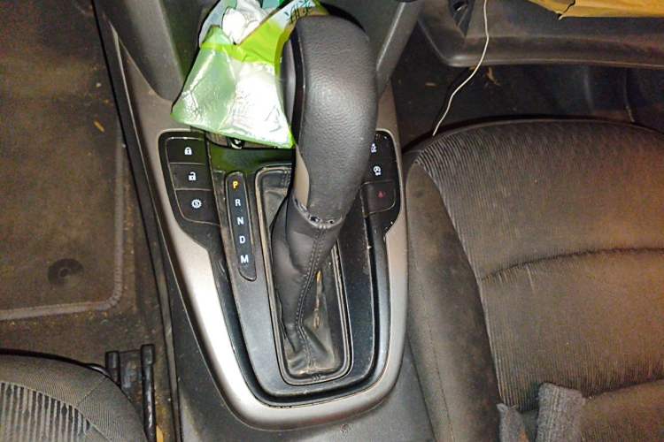 Used Chevrolet Malibu 2017 1.5T Automatic Comfort Edition Gear Lever