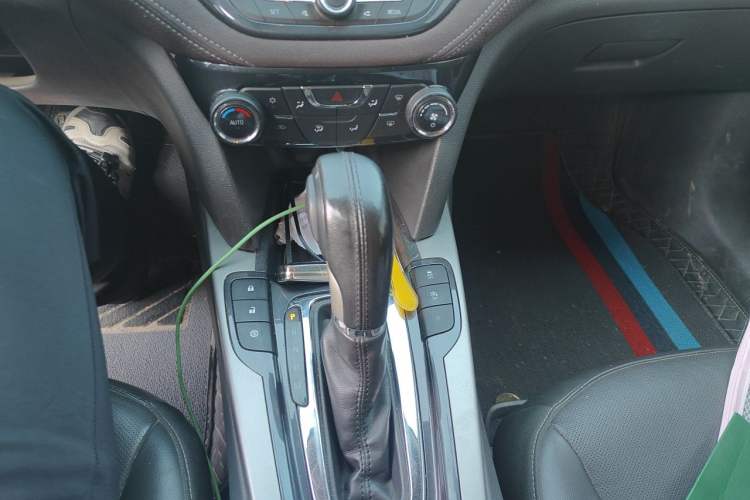 Used Chevrolet Malibu 2017 1.5T Automatic Luxury Edition Gear Lever