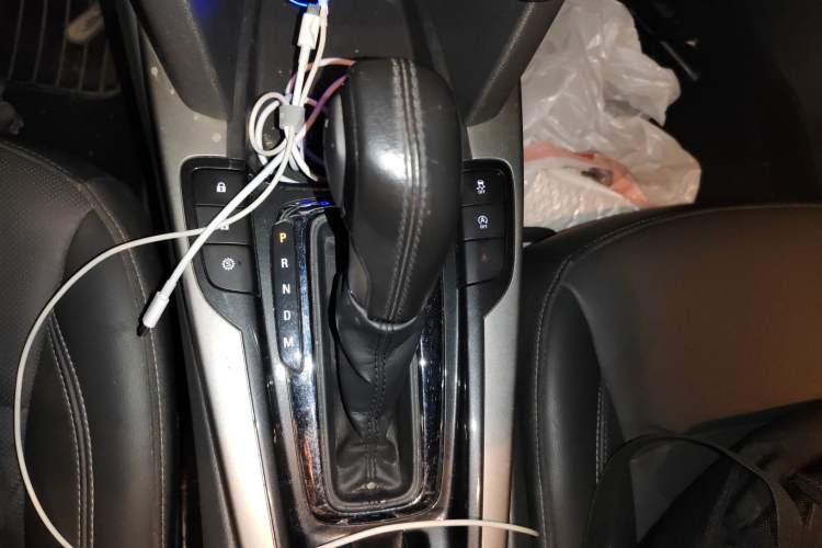 Used Chevrolet Malibu 2017 1.5T Automatic Luxury Edition Gear Lever