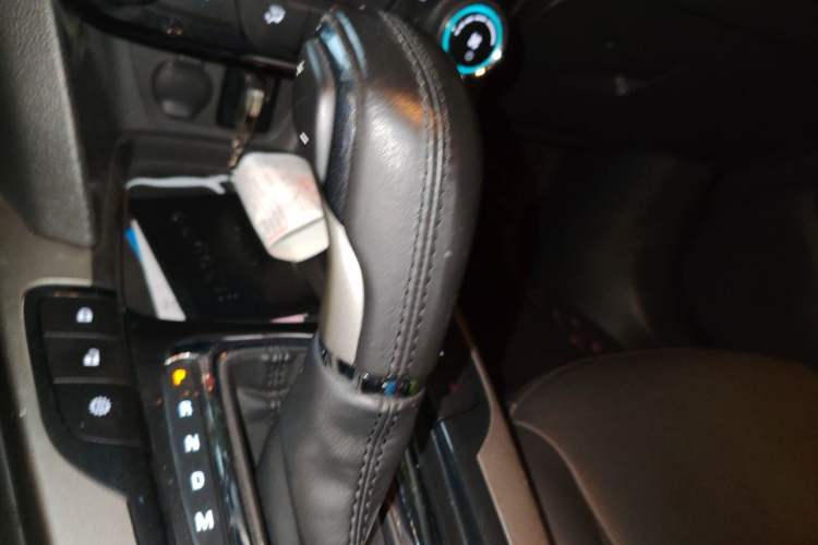 Used Chevrolet Malibu 2017 1.5T Automatic Luxury Edition Gear Lever
