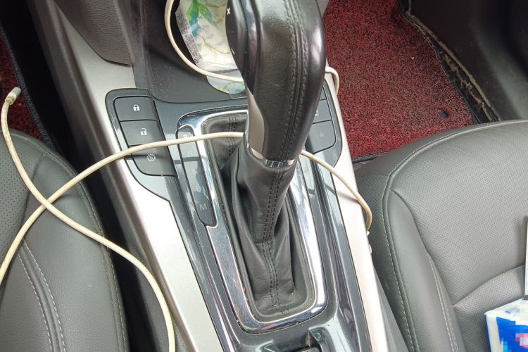 Used Chevrolet Malibu 2017 1.5T Automatic Luxury Edition Gear Lever