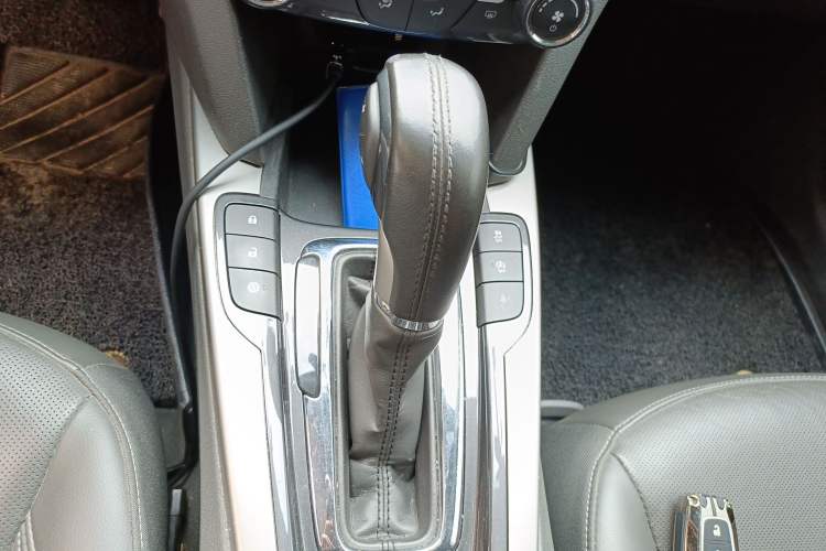 Used Chevrolet Malibu 2017 1.5T Automatic Luxury Edition Gear Lever