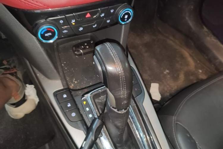 Used Chevrolet Malibu 2017 1.5T Automatic Luxury Edition Gear Lever