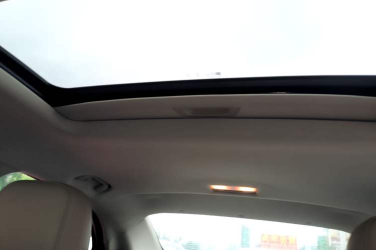 Used Chevrolet Malibu 2017 1.5T Automatic Luxury Edition Headliner