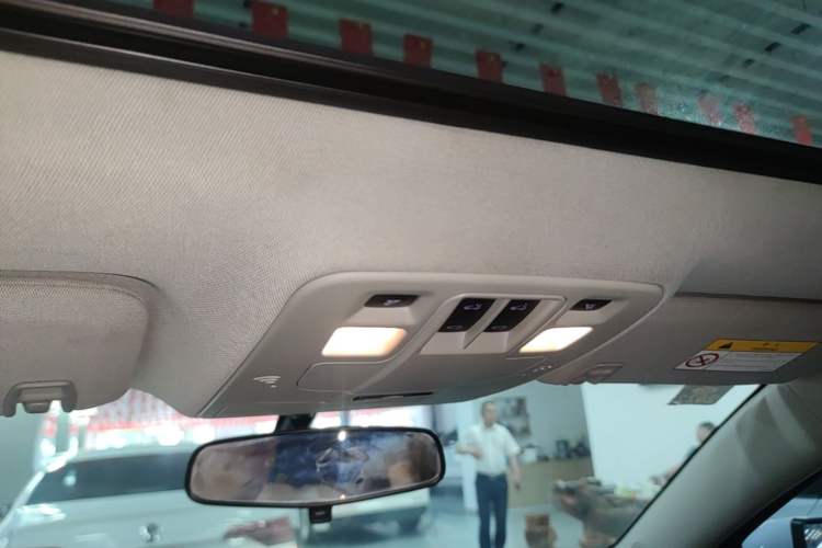 Used Chevrolet Malibu 2017 1.5T Automatic Comfort Edition Headliner