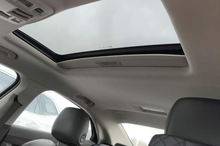 Used Chevrolet Malibu 2017 1.5T Automatic Luxury Edition Headliner