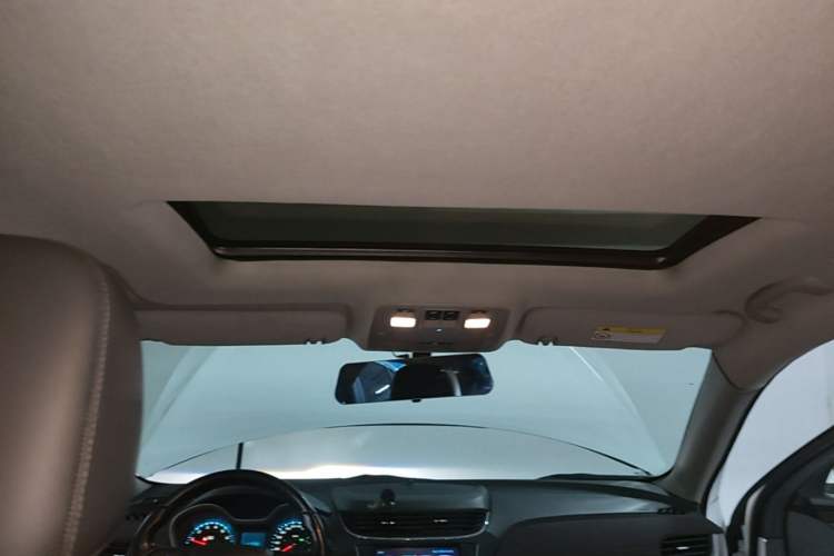 Used Chevrolet Malibu 2017 1.5T Automatic Luxury Edition Headliner