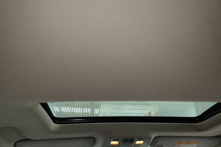 Used Chevrolet Malibu 2017 1.5T Automatic Luxury Edition Headliner