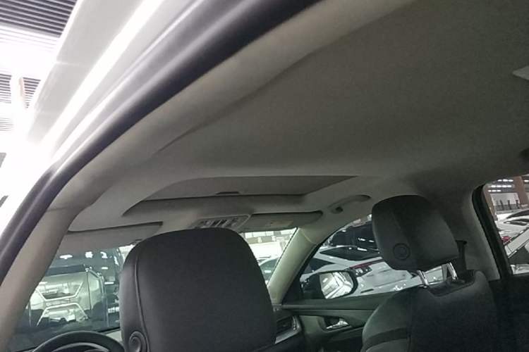 Used Chevrolet Malibu 2017 1.5T Automatic Luxury Edition Headliner