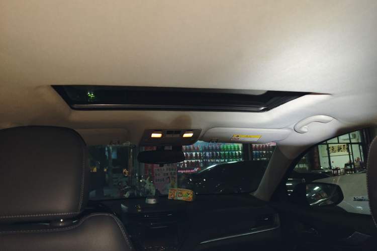 Used Chevrolet Malibu 2017 1.5T Automatic Luxury Edition Headliner