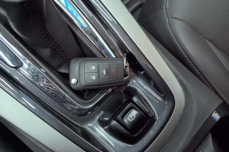 Used Chevrolet Malibu 2017 1.5T Automatic Luxury Edition Interior 1