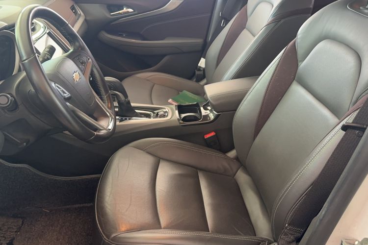 Used Chevrolet Malibu 2017 1.5T Automatic Luxury Edition Interior 1