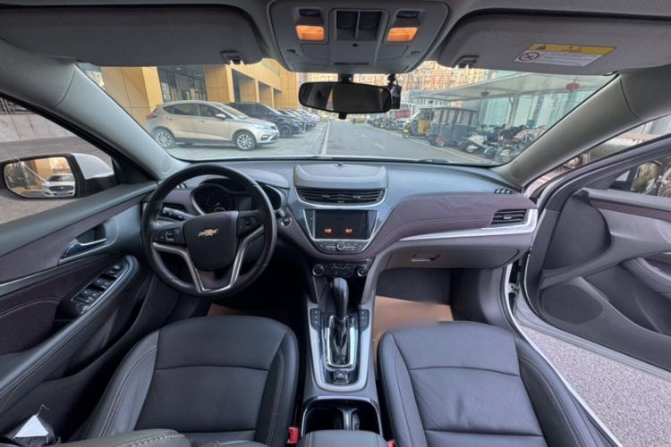 Used Chevrolet Malibu 2017 1.5T Automatic Luxury Edition Interior 1