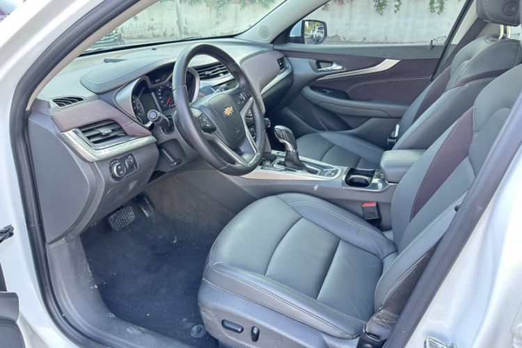 Used Chevrolet Malibu 2017 1.5T Automatic Luxury Edition Interior 1