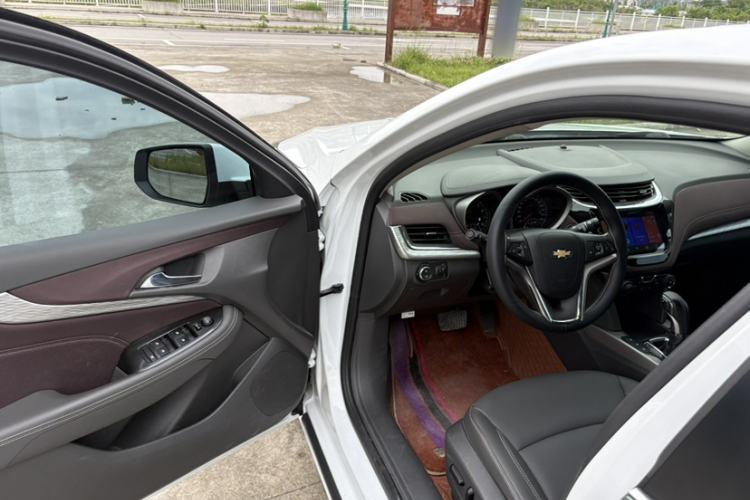 Used Chevrolet Malibu 2017 1.5T Automatic Luxury Edition Interior 1