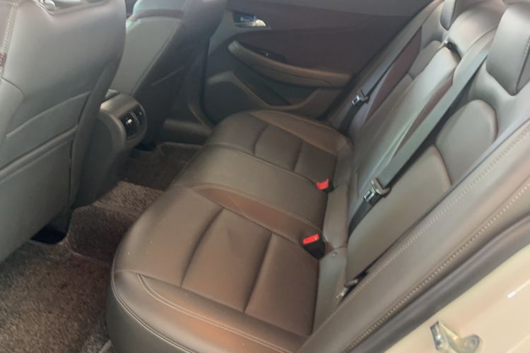 Used Chevrolet Malibu 2017 1.5T Automatic Luxury Edition Interior 2