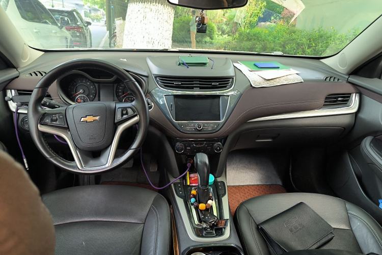 Used Chevrolet Malibu 2017 1.5T Automatic Luxury Edition Interior 2