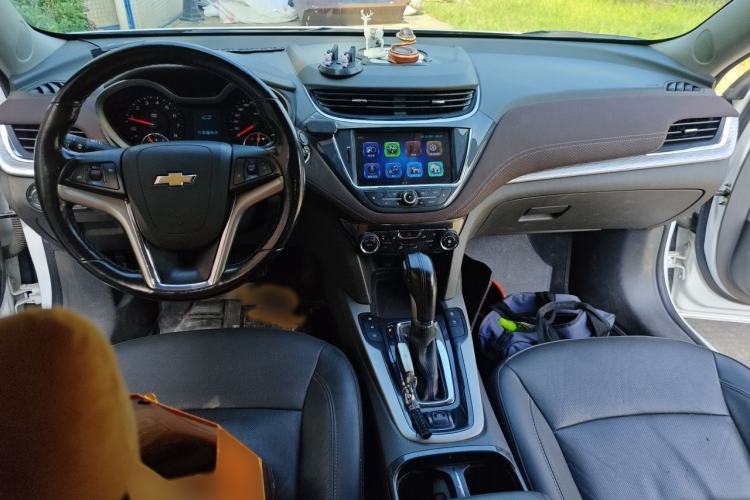 Used Chevrolet Malibu 2017 1.5T Automatic Luxury Edition Interior 2