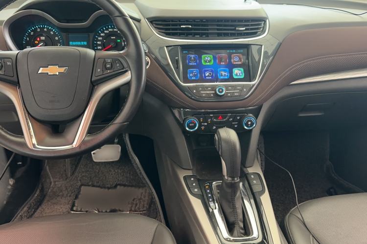 Used Chevrolet Malibu 2017 1.5T Automatic Luxury Edition Interior 3