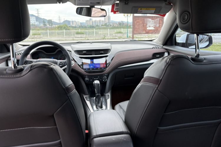 Used Chevrolet Malibu 2017 1.5T Automatic Luxury Edition Interior 3