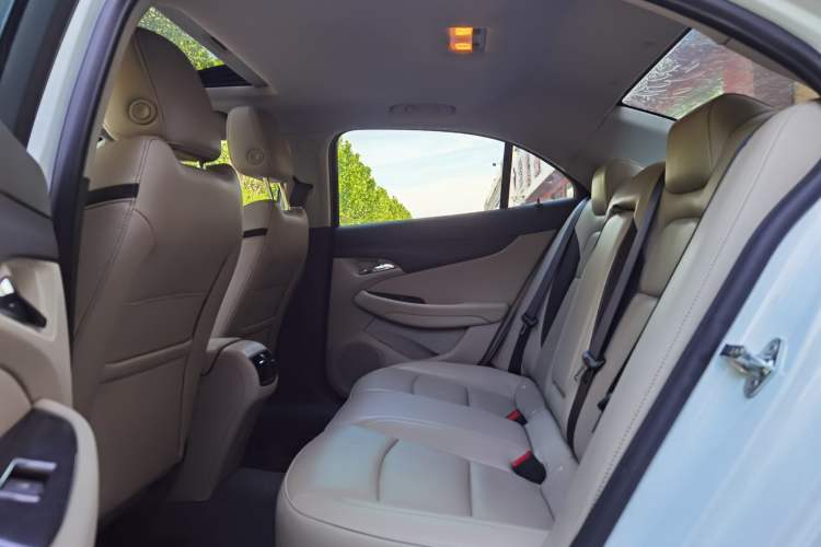 Used Chevrolet Malibu 2017 1.5T Automatic Luxury Edition Interior 3