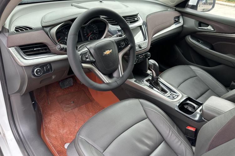 Used Chevrolet Malibu 2017 1.5T Automatic Luxury Edition Interior 3