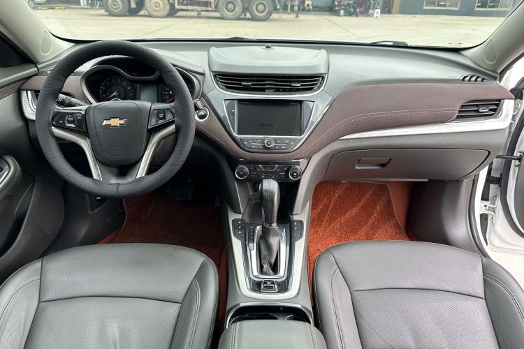 Used Chevrolet Malibu 2017 1.5T Automatic Luxury Edition Interior 4