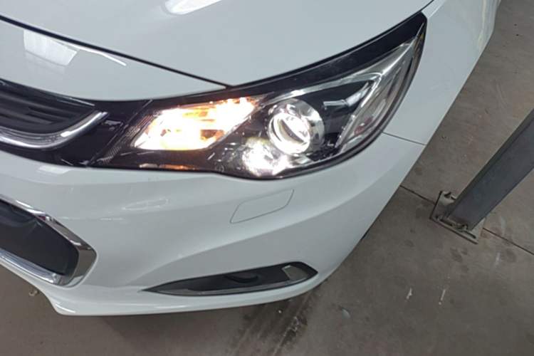 Used Chevrolet Malibu 2017 1.5T Automatic Luxury Edition Left Front Headlight