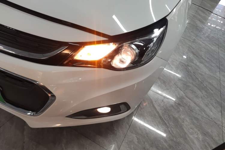 Used Chevrolet Malibu 2017 1.5T Automatic Comfort Edition Left Front Headlight
