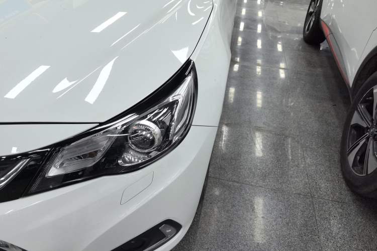 Used Chevrolet Malibu 2017 1.5T Automatic Luxury Edition Left Front Headlight