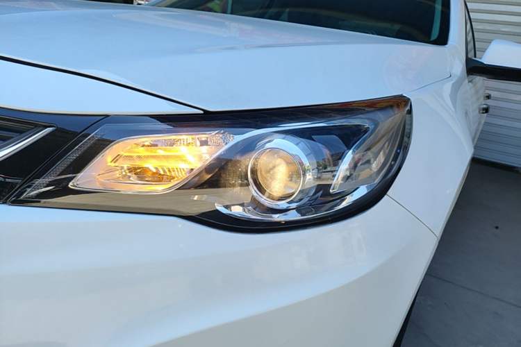 Used Chevrolet Malibu 2017 1.5T Automatic Comfort Edition Left Front Headlight