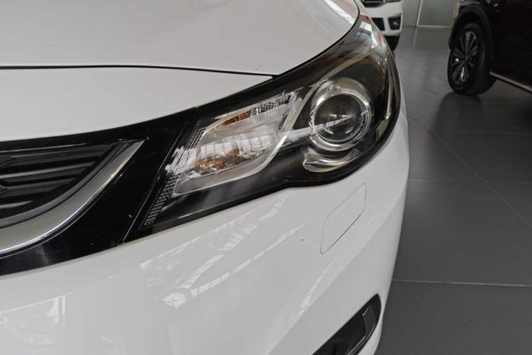 Used Chevrolet Malibu 2017 1.5T Automatic Luxury Edition Left Front Headlight