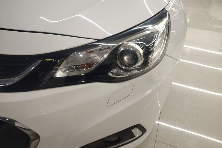 Used Chevrolet Malibu 2017 1.5T Automatic Luxury Edition Left Front Headlight