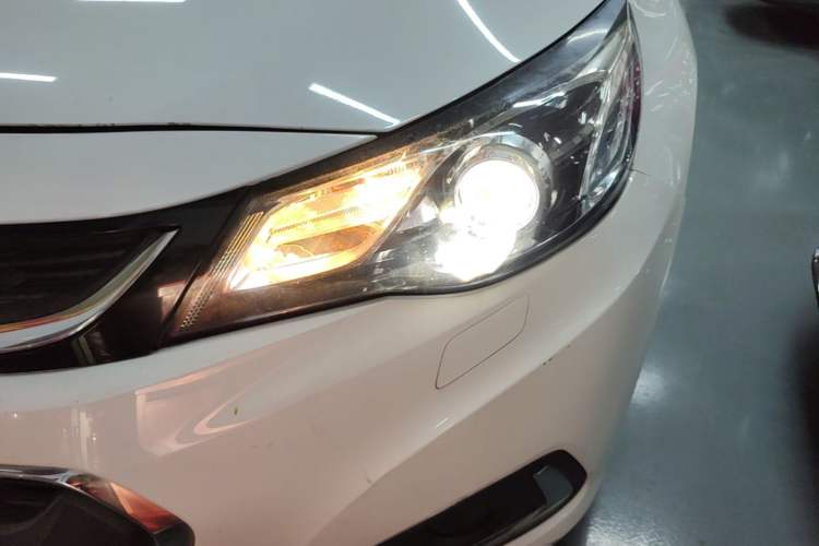 Used Chevrolet Malibu 2017 1.5T Automatic Luxury Edition Left Front Headlight