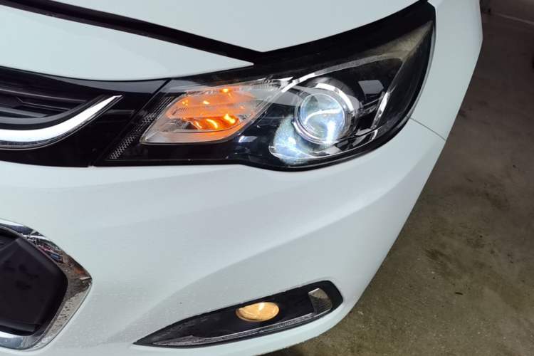 Used Chevrolet Malibu 2017 1.5T Automatic Comfort Edition Left Front Headlight