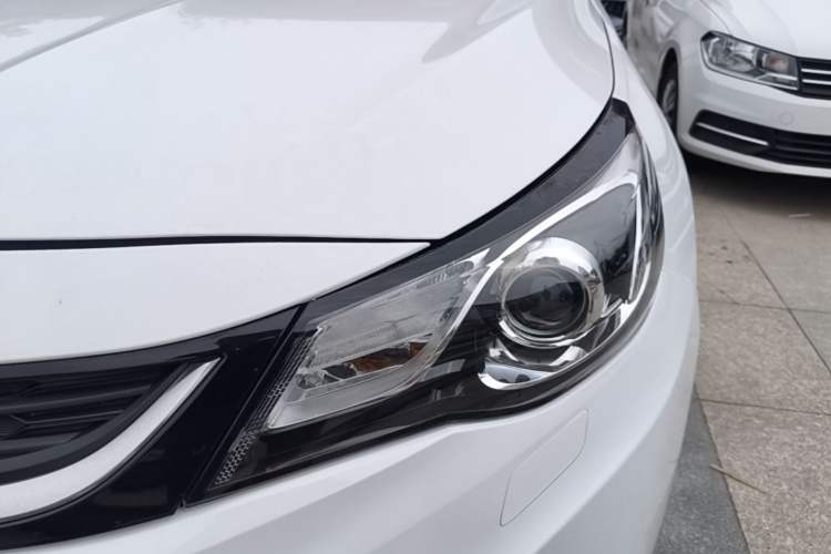 Used Chevrolet Malibu 2017 1.5T Automatic Luxury Edition Left Front Headlight
