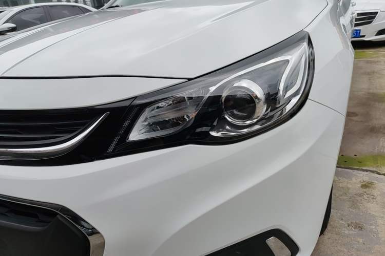 Used Chevrolet Malibu 2017 1.5T Automatic Comfort Edition Left Front Headlight