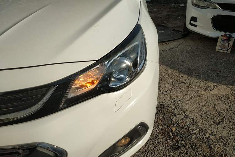 Used Chevrolet Malibu 2017 1.5T Automatic Luxury Edition Left Front Headlight