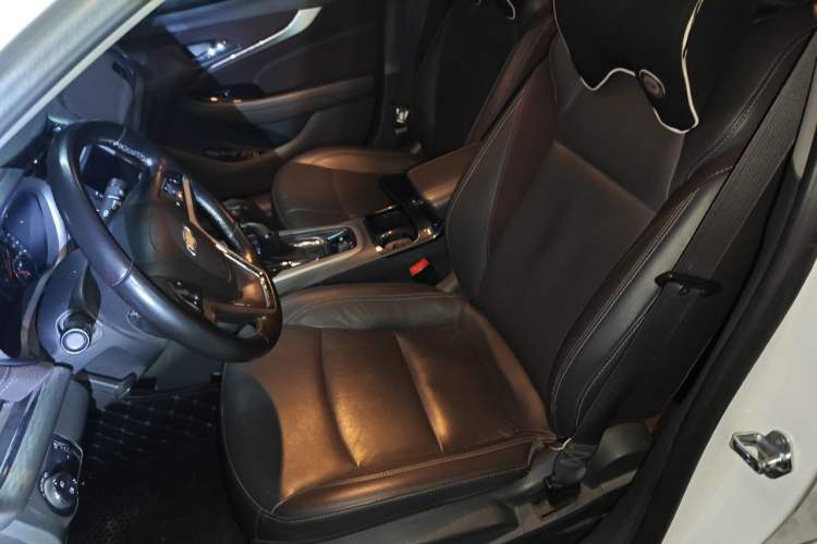 Used Chevrolet Malibu 2017 1.5T Automatic Luxury Edition Left Front Seat