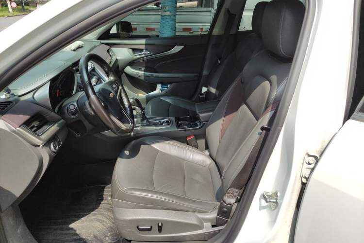 Used Chevrolet Malibu 2017 1.5T Automatic Luxury Edition Left Front Seat