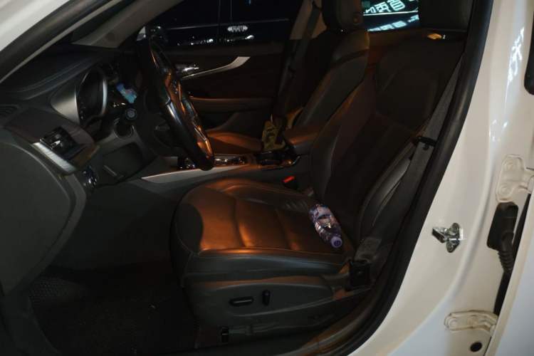 Used Chevrolet Malibu 2017 1.5T Automatic Luxury Edition Left Front Seat