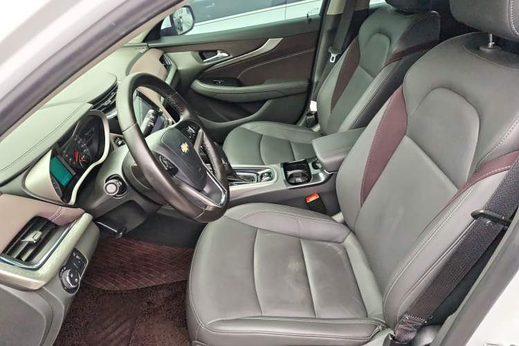 Used Chevrolet Malibu 2017 1.5T Automatic Luxury Edition Left Front Seat