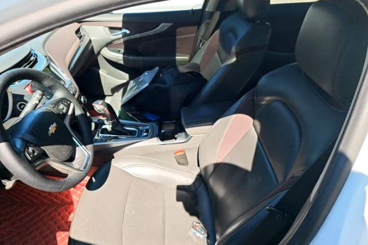 Used Chevrolet Malibu 2017 1.5T Automatic Luxury Edition Left Front Seat